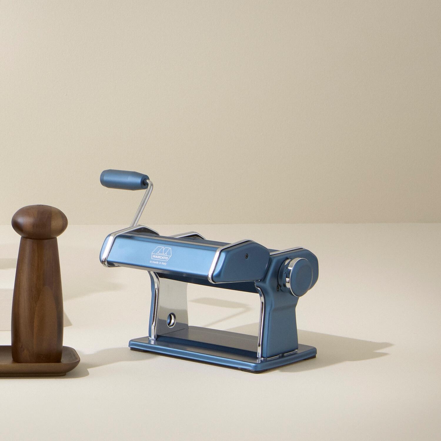 Atlas 150 pastamaskine - Powder Blå